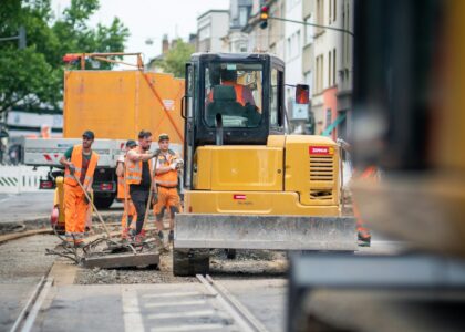 Zkontrolovali jsme financování pražské dopravy. Závazky město dodrželo pouze pro auta, u aktivní mobility splnilo jen čtvrtinu