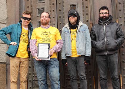 Druhou petici za cyklisty v centru Prahy už mají zastupitelé na stole