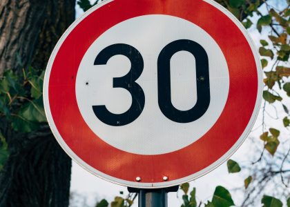 Možnosti zavedení 30 km/h  jakožto základní rychlosti ve vnitřní Praze